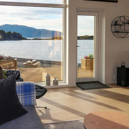 Svortevik By Interhome Naustdal